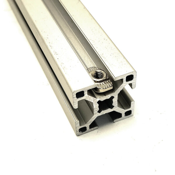 T-nut M5 para Perfil Slot 30 – Porca T com Inserção Rápida